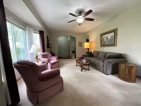 832 Coronado Ct #832, Elgin, IL 60123 photo 5