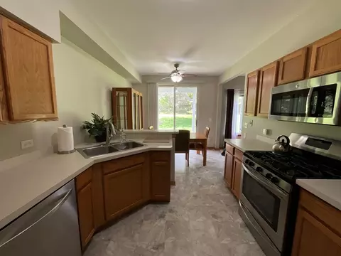 832 Coronado Ct #832, Elgin, IL 60123 photo 9