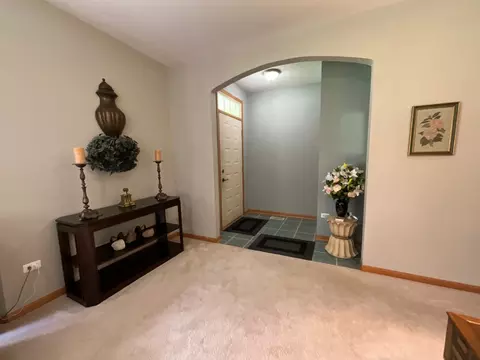 832 Coronado Ct #832, Elgin, IL 60123 photo 4