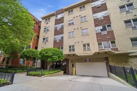 420 W Aldine Ave #222, Chicago, IL 60657