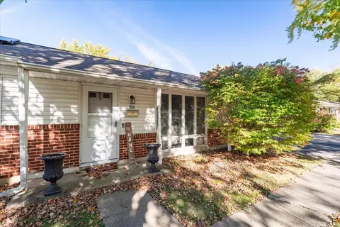 310 Rowe Dr, Bloomington, IL 61701