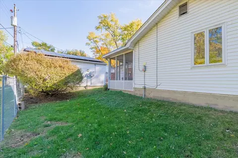 Exterior - 310 Rowe Dr, Bloomington, IL 61701 photo 6 of 10