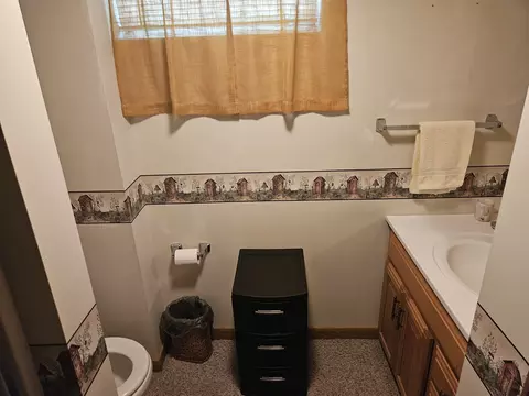 Bath - 4504 26th Ave, Moline, IL 61265 photo 1 of 3