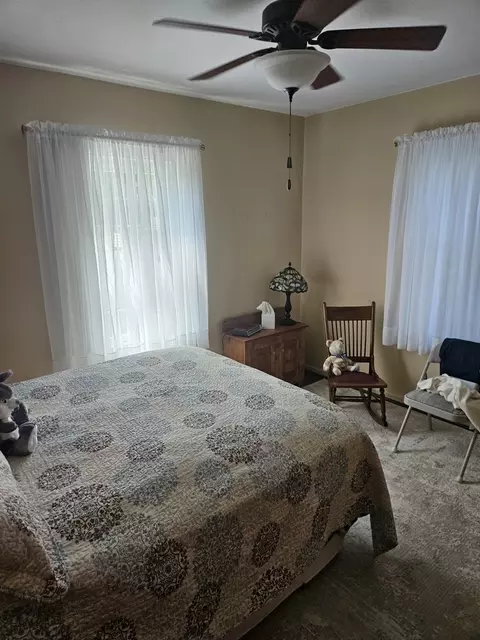 Bedroom - 4504 26th Ave, Moline, IL 61265 photo 5 of 7