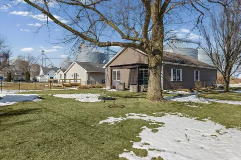 207 E School St, Royal, IL 61871 photo 28