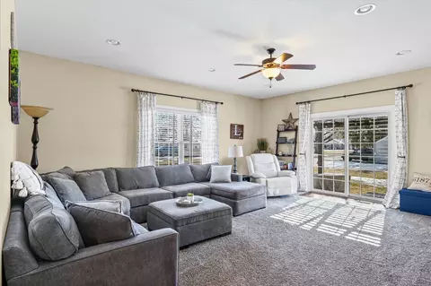 207 E School St, Royal, IL 61871 photo 5