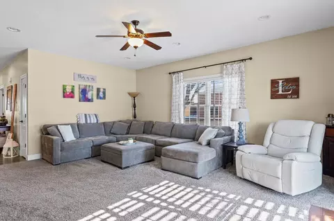 207 E School St, Royal, IL 61871 photo 6