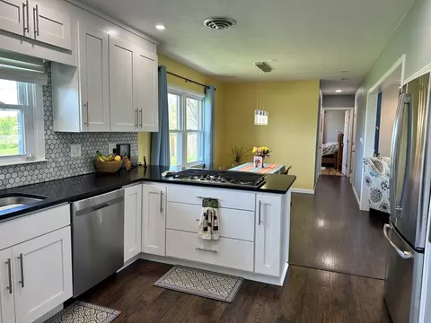 Kitchen - 3806 Eagle Heights Dr, Clinton, IA 52732 photo 3 of 5