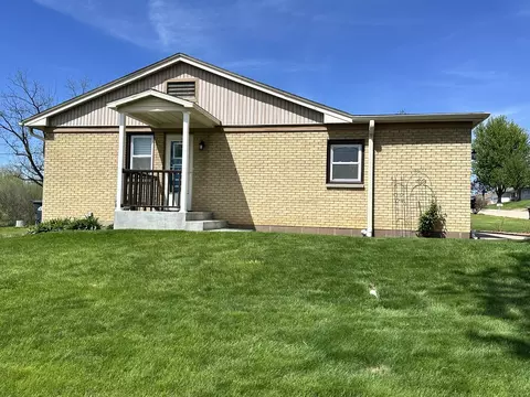 Exterior - 3806 Eagle Heights Dr, Clinton, IA 52732 photo 7 of 7