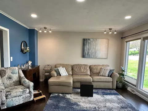 Living - 3806 Eagle Heights Dr, Clinton, IA 52732 photo 1 of 2