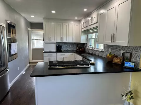 Kitchen - 3806 Eagle Heights Dr, Clinton, IA 52732 photo 1 of 5