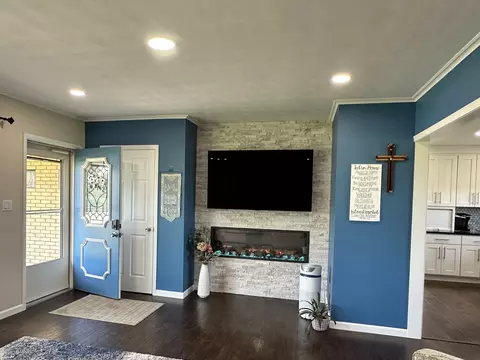 Entry Way - 3806 Eagle Heights Dr, Clinton, IA 52732 photo 1 of 1