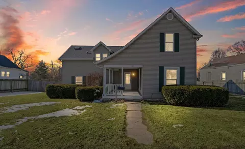 325 N Market St, Hoopeston, IL 60942