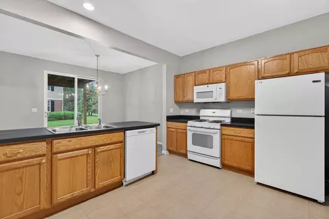 Kitchen - 642 Legend Ln #642, Mchenry, IL 60050 photo 1 of 2