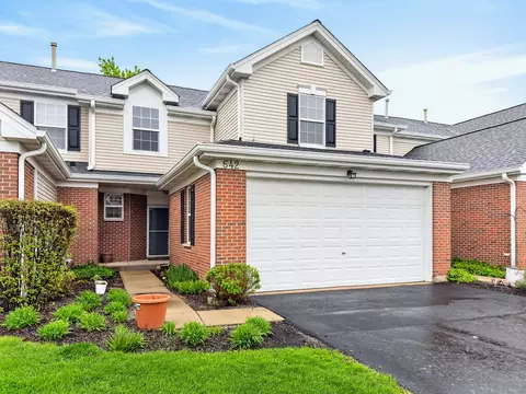 642 Legend Ln #642, Mchenry, IL 60050
