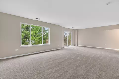 Living - 642 Legend Ln #642, Mchenry, IL 60050 photo 4 of 4