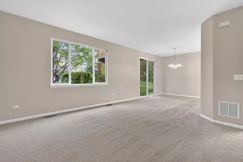 Living - 642 Legend Ln #642, Mchenry, IL 60050 photo 1 of 4