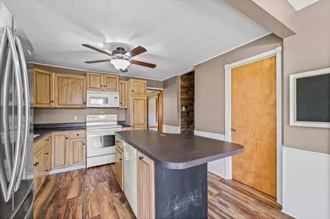 360 E Patton St, Paxton, IL 60957 photo 11
