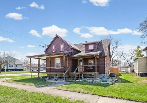360 E Patton St, Paxton, IL 60957 photo 2