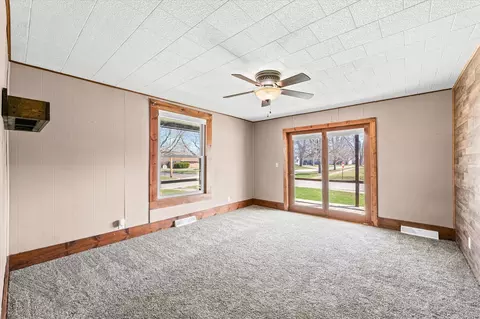 360 E Patton St, Paxton, IL 60957 photo 4
