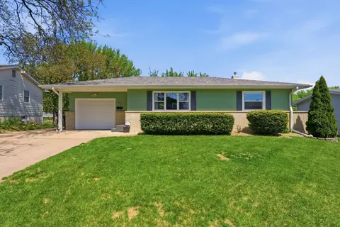 418 W 44th St, Davenport, IA 52806