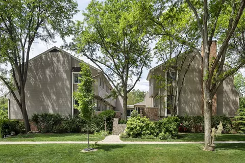1148 Meadow Rd, Northbrook, IL 60062