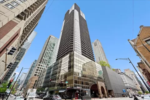 10 E Ontario St #4602, Chicago, IL 60611