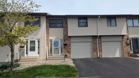 4023 Lillie Ave #404, Davenport, IA 52806