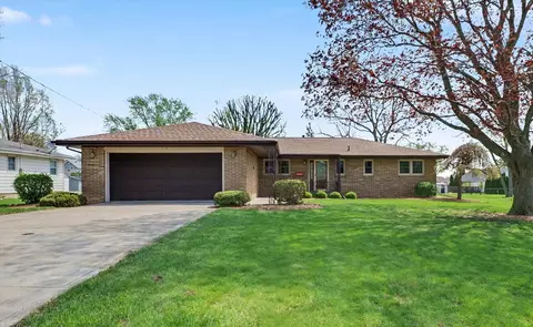 615 N Hartwell St, Gilman, IL 60938