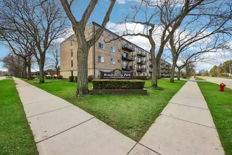 2515 E Olive St #1E, Arlington Heights, IL 60004