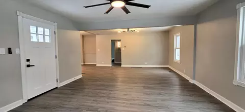 Living - 1863 E Duane Blvd, Kankakee, IL 60901 photo 2 of 4