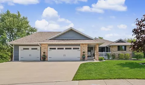 808 Cedar Ridge Ct, Mahomet, IL 61853