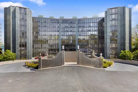 1420 Sheridan Rd #3B, Wilmette, IL 60091