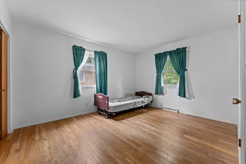 Bedroom - 1606 Dobbins Dr, Champaign, IL 61821 photo 3 of 8