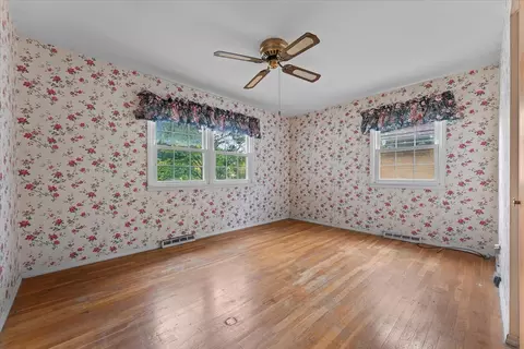 Bedroom - 1606 Dobbins Dr, Champaign, IL 61821 photo 4 of 8