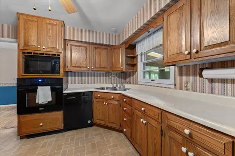 Kitchen - 1606 Dobbins Dr, Champaign, IL 61821 photo 2 of 5
