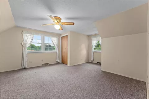 Bedroom - 1606 Dobbins Dr, Champaign, IL 61821 photo 5 of 8