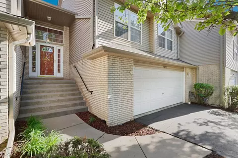 Exterior - 6822 Oak View Ct, Oak Forest, IL 60452 photo 2 of 6