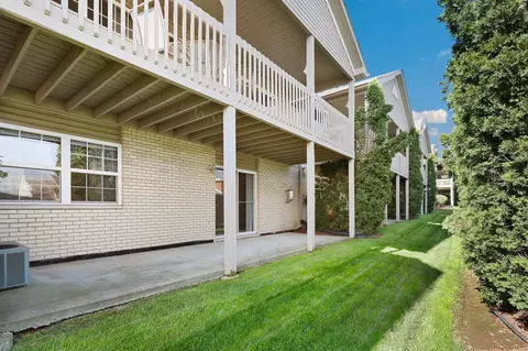 Exterior - 6822 Oak View Ct, Oak Forest, IL 60452 photo 5 of 6