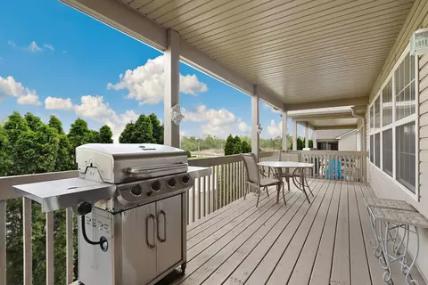 Exterior - 6822 Oak View Ct, Oak Forest, IL 60452 photo 3 of 6