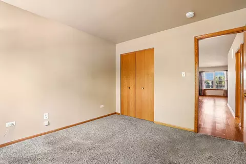 Bedroom - 6822 Oak View Ct, Oak Forest, IL 60452 photo 3 of 5