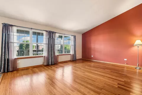 Living - 6822 Oak View Ct, Oak Forest, IL 60452 photo 4 of 13