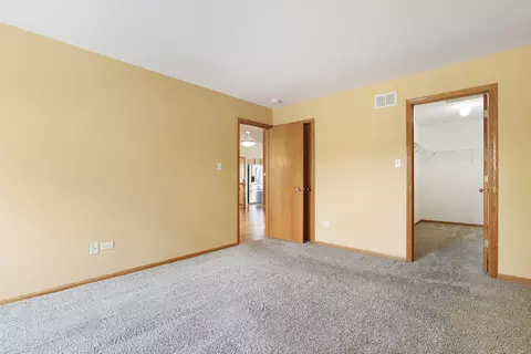 Bedroom - 6822 Oak View Ct, Oak Forest, IL 60452 photo 5 of 5
