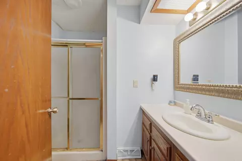 Bath - 1024 Idle Oak Run, Dixon, IL 61021 photo 1 of 4