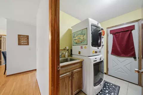 Other - 1024 Idle Oak Run, Dixon, IL 61021 photo 3 of 9