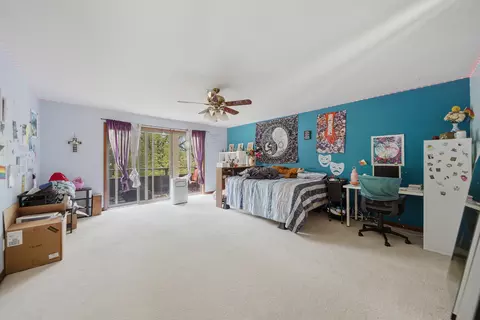 Bedroom - 1024 Idle Oak Run, Dixon, IL 61021 photo 6 of 6