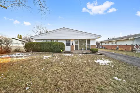 113 Berry St, Park Forest, IL 60466