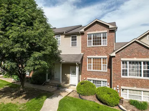 653 E Willow St, Elburn, IL 60119