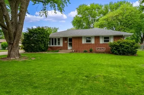 1408 Lilac Ln, Machesney Park, IL 61115
