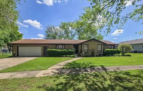204 N Wabash St, Odell, IL 60460